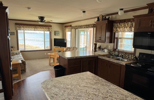 Walker Cabina | Cozy 2-bedroom cabin on the shores of Agency Bay on Leech Lake!