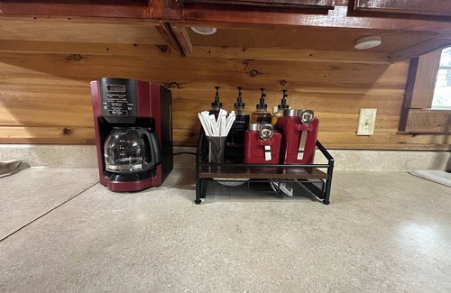 Brookeland Cabina | Cozy 2-Bedroom Cabin in the Heart of Rayburn Country Resort