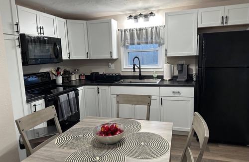 Moravia Cabina | Cozy 2-bedroom cabin with WiFi, AC in tranquil Moravia