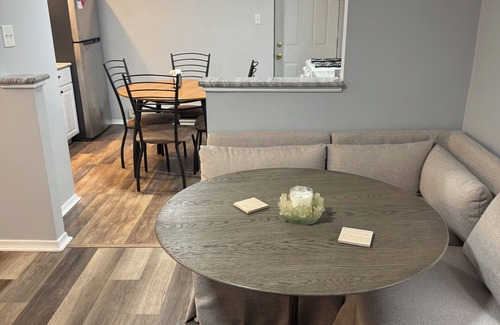 Ventnor City Condominio | Cozy 2-bedroom condo in Ventnor - one block to the beach!