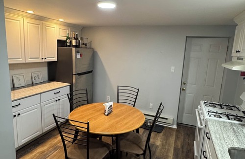 Ventnor City Condominio | Cozy 2-bedroom condo in Ventnor - one block to the beach!