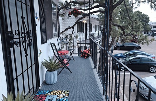 Montgomery Park Condominio | Cozy 2-bedroom condo in Uptown Albuquerque