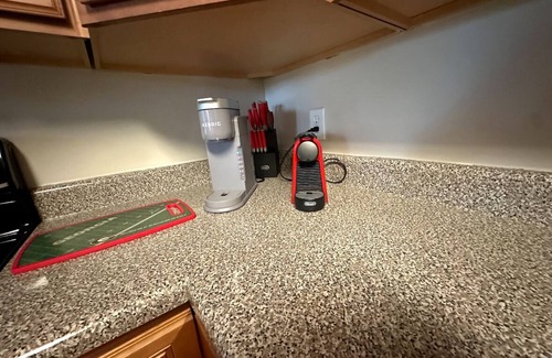 Athens Condominio | Cozy 2-bedroom condo in amazing Athens with WiFi, AC close to Campus & 5 points