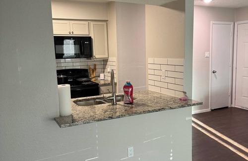 Vickery Meadow Condominio | Cozy 2-bedroom condo in terrific Dallas with AC, WiFi etc.