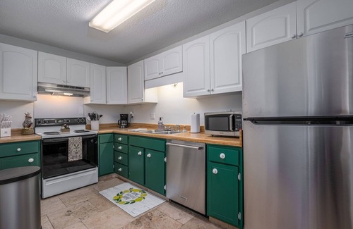 Vestavia Hills Condominio | Cozy 2-bedroom condo in the heart of Homewood/Vestavia, minutes from Samford/UAB