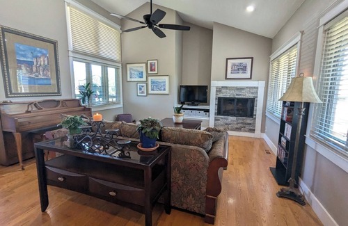 Littleton Condominio | Cozy 2-bedroom condo with WiFi, AC in welcoming Centennial