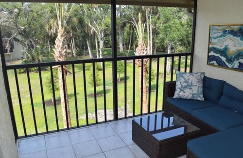 Biggar Condominio | Cozy 2-bedroom condo with A/C, WiFi, & canal access in Fort Myers, new to VRBO!
