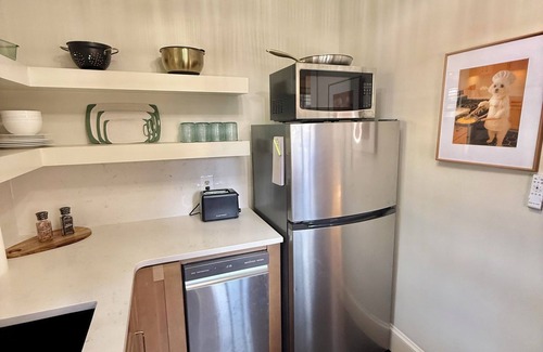 Greensboro Condominio | Cozy 2-bedroom condo with WiFi, AC in fantastic Greensboro