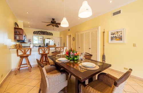 Tamarindo Condominio | Cozy 2-bedroom condo with balcony