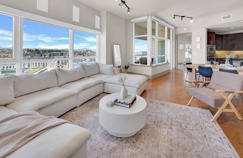 East Village Condominio | Cozy 2-bedroom condo with WiFi, fitness room in awesome San Diego