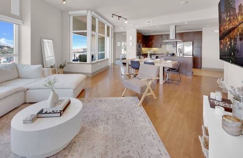 East Village Condominio | Cozy 2-bedroom condo with WiFi, fitness room in awesome San Diego