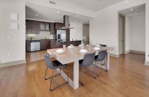 East Village Condominio | Cozy 2-bedroom condo with WiFi, fitness room in awesome San Diego