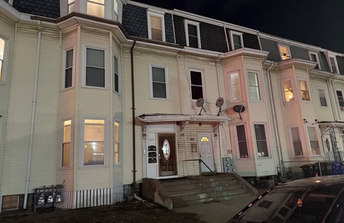 Allston Condominio | Cozy 2-bedroom condo with AC, WiFi in brilliant Boston/Allston & Private Parking