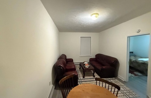 Allston Condominio | Cozy 2-bedroom condo with AC, WiFi in brilliant Boston/Allston & Private Parking