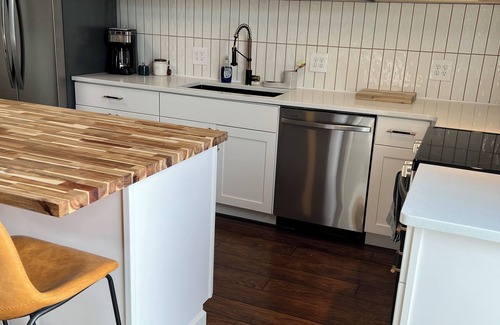 Colfax Condominio | Cozy 2-bedroom condo with WiFi, AC in Colfax