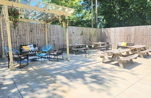 Cooper-Young Historic District Casa | Cozy 2 bedroom Cooper Young 7 minutes from Downtown