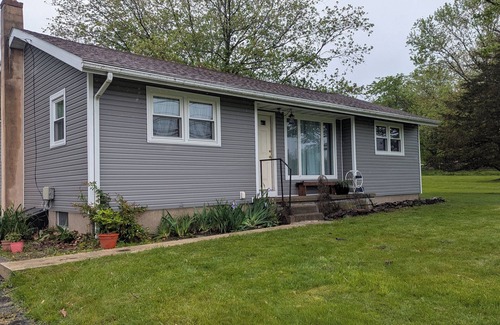 Quakertown Cabaña | Cozy 2-bedroom cottage mins from Lake Nockamixon and Lake Towhee.