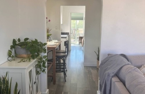 Middletown Cabaña | Cozy 2 Bedroom Cottage with Bay View
