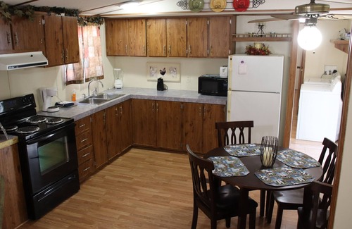Camden Casa | Cozy 2-bedroom cottage - #20 on Kentucky Lake with great fishing and boating