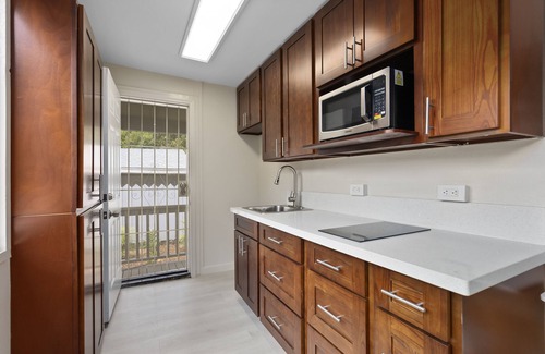 Lanikai Cabaña | Cozy 2 Bedroom Cottage - Steps from the Beach