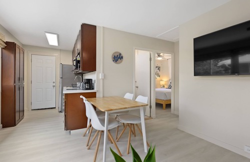 Lanikai Cabaña | Cozy 2 Bedroom Cottage - Steps from the Beach