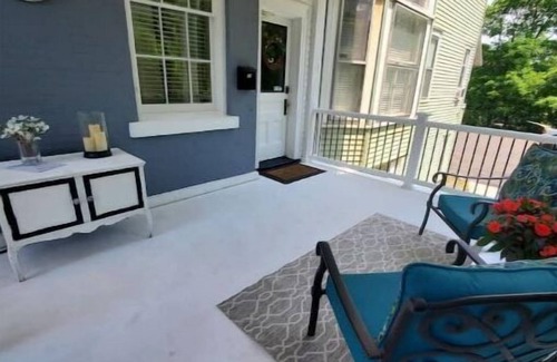 Auburn Casa | Cozy 2 bedroom, downtown, free parking, FIOS