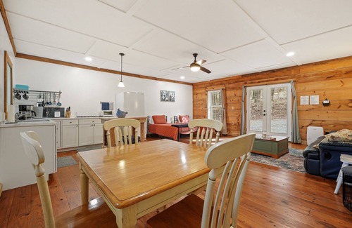 Ellijay Cabina | Cozy 2-bedroom HILLTOP COTTAGE in peaceful Ellijay with AC, WiFi