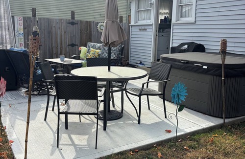 Terre Haute Casa | Cozy 2-bedroom house conveniently located to all Terre Haute has to offer.