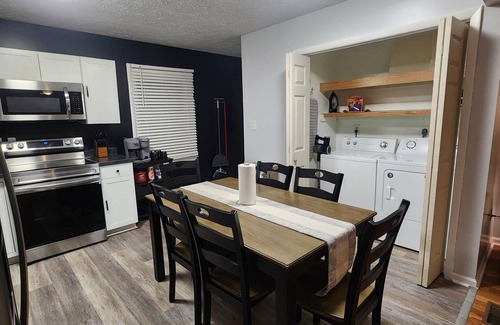 Weaverville Casa | Cozy 2-bedroom house in charming Weaverville with WiFi, AC