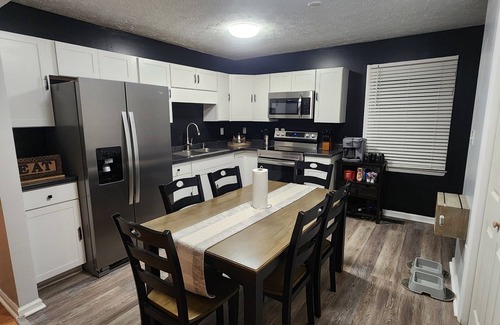 Weaverville Casa | Cozy 2-bedroom house in charming Weaverville with WiFi, AC