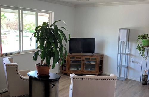 Provo Casa | Cozy 2 bedroom house, completely private with WiFi, TV, AC, heater, washer etc..