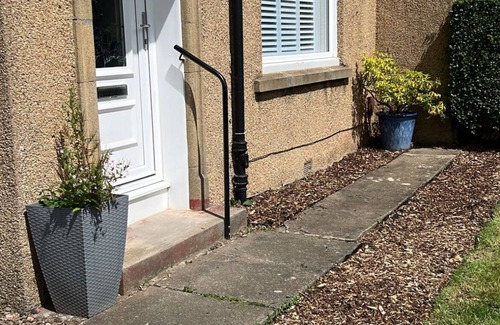 Gilmerton Apartamento | Cozy 2-bedroom house in quaint Edinburgh with WiFi