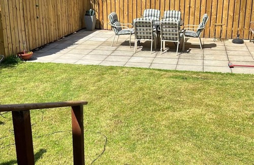 Gilmerton Apartamento | Cozy 2-bedroom house in quaint Edinburgh with WiFi