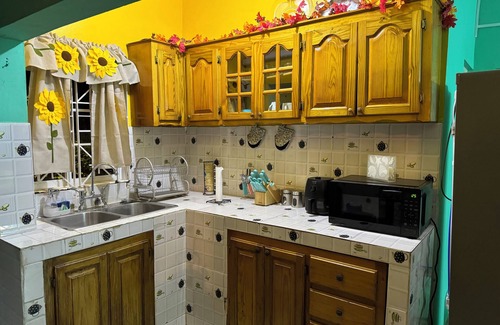Portmore Casa | Cozy 2-bedroom house in adorable Portmore with AC, WiFi
