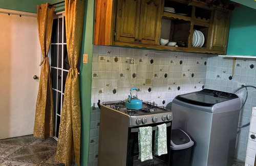 Portmore Casa | Cozy 2-bedroom house in adorable Portmore with AC, WiFi