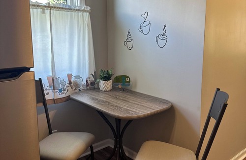 Buchanan Casa | Cozy 2-bedroom house in fantastic Buchanan with lovely front porch, a/c and WiFi
