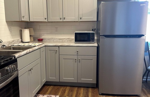 Buchanan Casa | Cozy 2-bedroom house in fantastic Buchanan with lovely front porch, a/c and WiFi