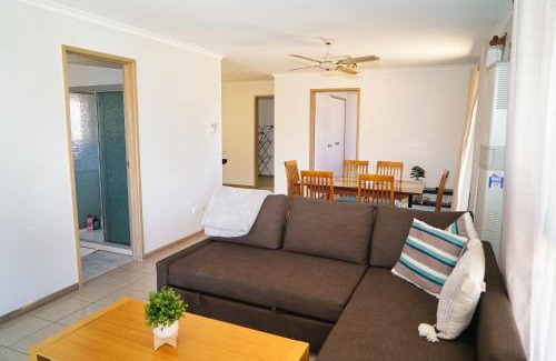 Werribee Casa | COZY 2 BEDROOM HOUSE/MELBOURNE