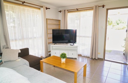 Werribee Casa | COZY 2 BEDROOM HOUSE/MELBOURNE