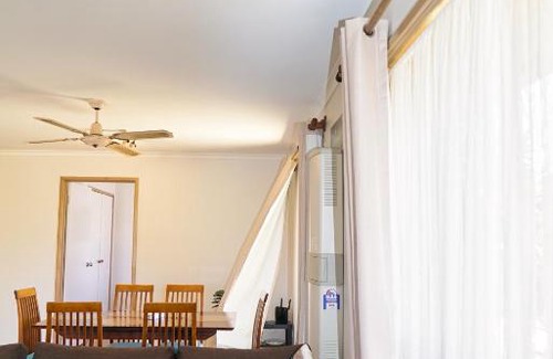 Werribee Casa | COZY 2 BEDROOM HOUSE/MELBOURNE
