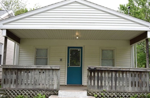 Adrian Casa | Cozy 2 Bedroom House