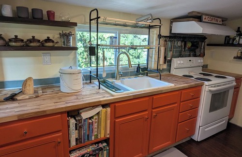 Clatskanie Casa | Cozy 2-bedroom house with WiFi, AC, in lovely Clatskanie