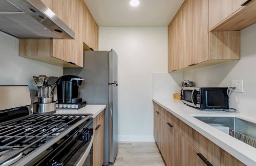 Alhambra Apartamento | Cozy 2 Bedroom Near Downtown Alhambra - Pet Friendly