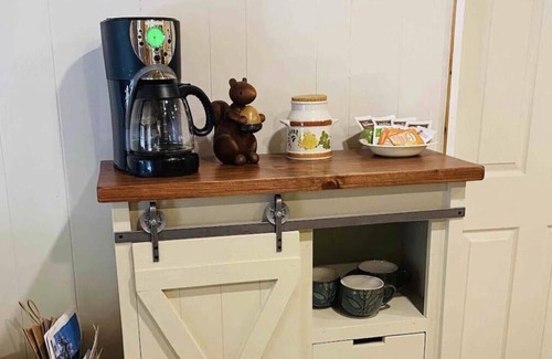 Huntsville Cabaña | Cozy 2 Bedroom Pet-friendly Cottage!