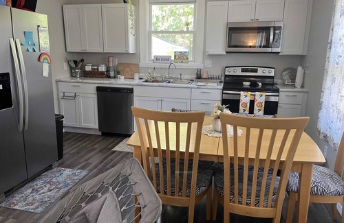 Galesburg Casa | Cozy, 2 bedroom, Pet-Friendly Home Near Knox College!