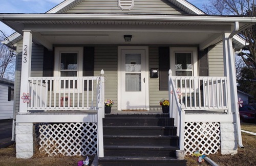 Galesburg Casa | Cozy, 2 bedroom, Pet-Friendly Home Near Knox College!