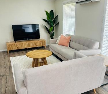 Young Apartamento | Cozy 2-Bedroom Retreat