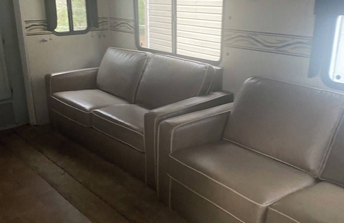 Stockbridge Casa | Cozy 2-bedroom RV in lovely Jonesboro with WiFi, AC