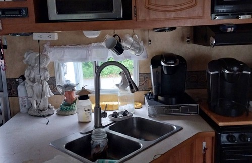 Orange Casa | Cozy 2-bedroom RV with WiFi, AC in welcoming Orange