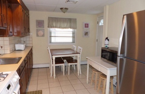 North End Condominio | Cozy 2-bedroom Second Floor Condo with AC, WiFi in beautiful Ocean City